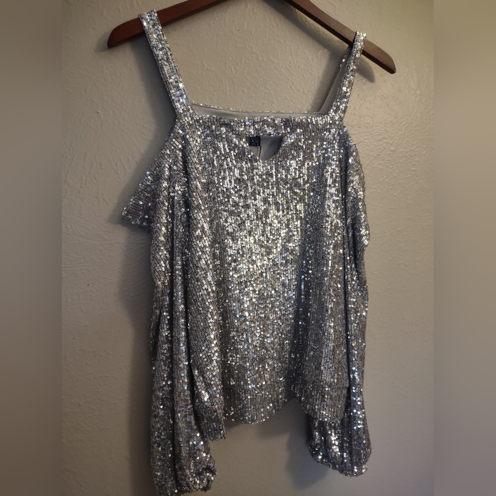 New Cable & Gauge Party Holiday Silver Sequin Cold Shoulder Blouse L - Picture 4 of 13